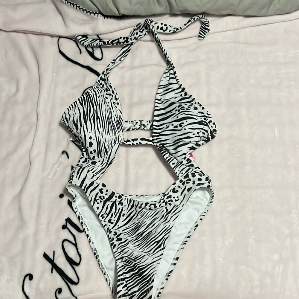 New with tags Xhilaration S animal print black and white one-piece women’s swim
